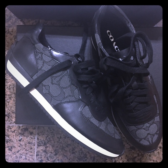 Coach Shoes - Coach.  Farah Nappa. Sneakers.❤️